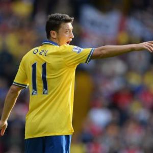 Ozil fit for table-topping Arsenal against Norwich