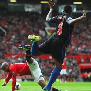 Young may not change his diving ways: Moyes