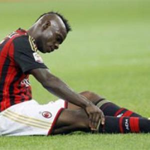Balotelli gets three-match ban after red card against Napoli