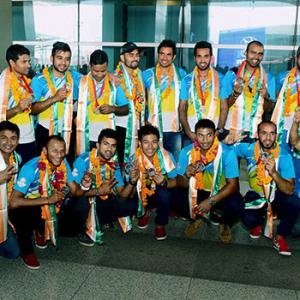 Rousing reception for Indian hockey team