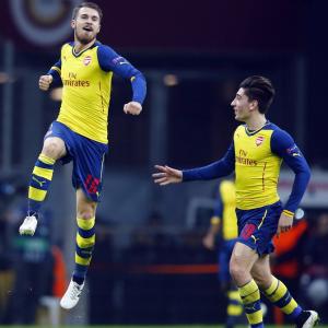 Champions League: Ramsey's stunner seals Arsenal win