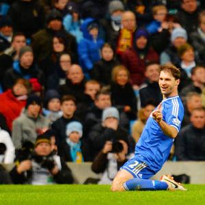 EPL PHOTOS: Chelsea's win at City throws open title race