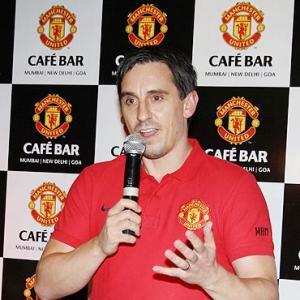 Neville, Giggs eye move for minnows Salford City
