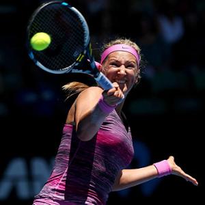 Australian Open: Azarenka staggers into 2nd round