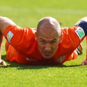 Watch out for Robben's dives, says Costa Rica coach