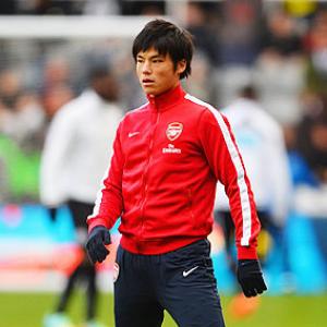Red Tape mix-up leaves Arsenal bench one man short