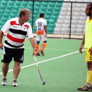 Walsh keen to return, but wants Hockey India to 'show desire'