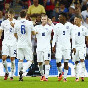 Brave new England fail to excite, Wembley less than half full