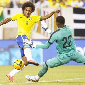 Football friendly: Willian strike gives Brazil victory over Ecuador