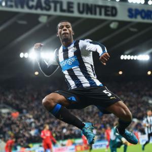 EPL PHOTOS: Lowly Newcastle stun resurgent Liverpool