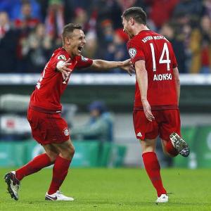 Alonso goal sends Bayern into German Cup last eight