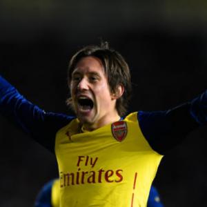 Holders Arsenal progress as Cup shocks dry up