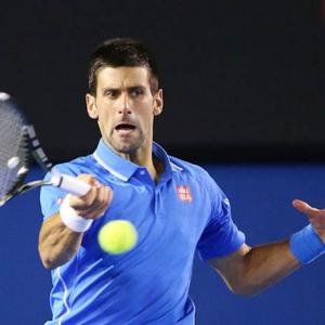 Aus Open: Djokovic edges Wawrinka to set up final with Murray