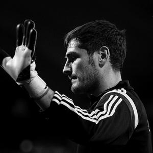 'C'est fini', says tearful Casillas as he quits Real Madrid