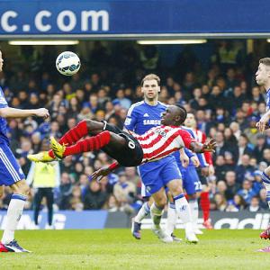 EPL PHOTOS: Chelsea take six point-lead despite Southampton draw