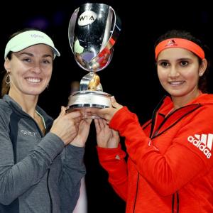 Sania-Martina bag 9th title of the year! Congratulate them!