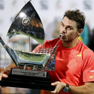 Dubai title: Wawrinka wins after marathon tiebreak