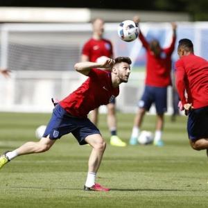 Euro 2016: England must ignore expectations, says midfielder Lallana