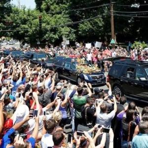 PHOTOS: Ali feted by the famous and fans in final farewell