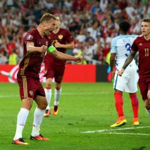 Euro 2016: England denied by Russia's last-gasp equaliser