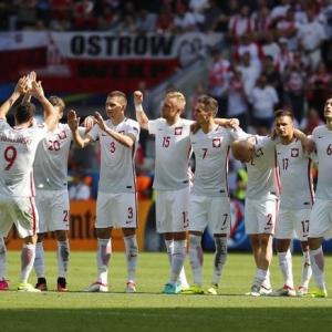 Euro 2016: Poland sink Switzerland on penalties to reach quarters