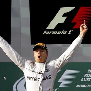 Rosberg wins dramatic F1 season-opener in Melbourne