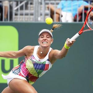 Australian Open champion Kerber advances in Miami heat
