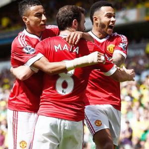 EPL PIX: Man Utd win; Sunderland boost survival hopes