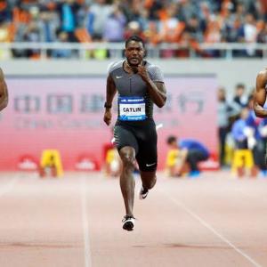 Gatlin breezes to victory in 100m at Shanghai Diamond League