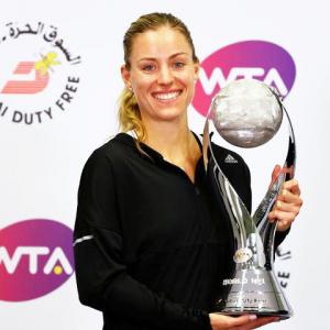 WTA Tour Finals: Superb Kerber overwhelms Halep