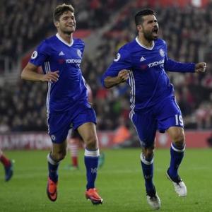 Improving Chelsea, big winning Liverpool downplay title talk