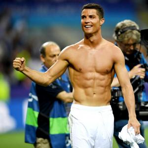 Ronaldo rejects 300 million euro move to China, reveals agent