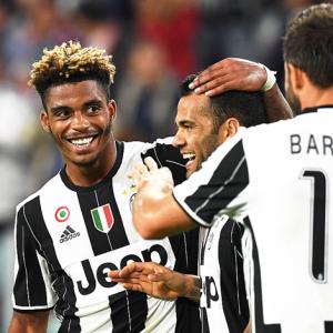 Serie A: Juve go top, Napoli frustrated at Genoa