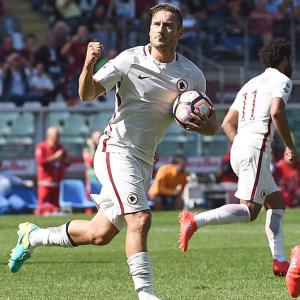 Totti's 250th Serie A goal fails to save Roma