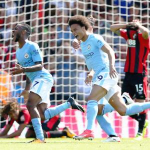 EPL PHOTOS: Sterling grabs last-gasp victory for City, then sent off