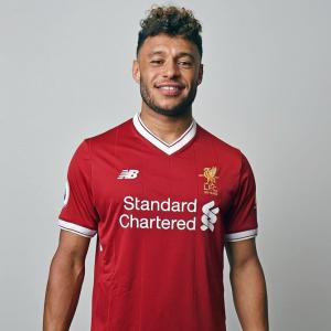 Arsenal's Oxlade-Chamberlain signs for Liverpool