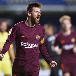 Barca 'sharp shooter' Messi equals Bayern legend Mueller's record