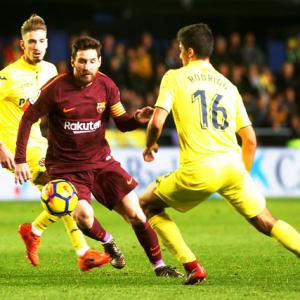 La Liga PIX: Suarez and Messi give Barca win as Atletico keep up chase