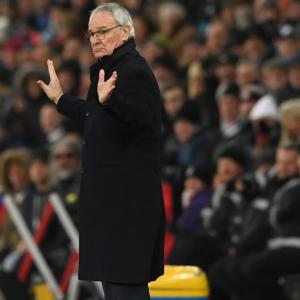 Angry Ranieri hints at dropping Leicester underperformers