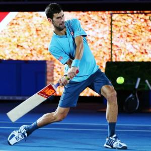 PHOTOS: Djokovic tries his hand at cricket