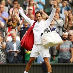 Federer outclasses Berdych to reach Wimbledon final