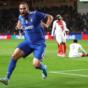 Champions League PIX: Higuain double sends Juve close to final