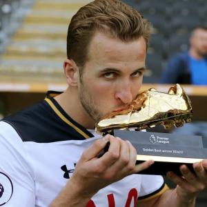Tottenham's Kane wins Golden Boot again