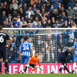 EPL: Late Rooney penalty rescues draw for Everton at Brighton
