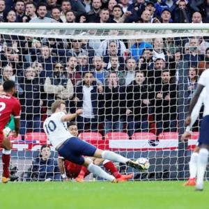 EPL PICS: Kane scores twice as Tottenham crush Liverpool