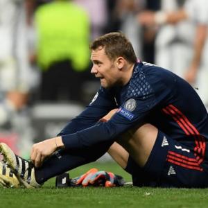 Football Briefs: Bayern Muenchen 'sorry' for Neuer