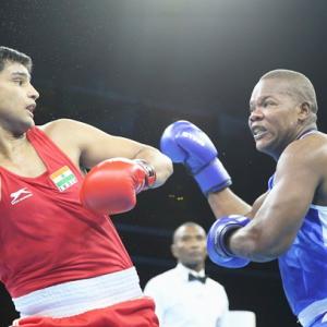 Naman Tanwar in CWG heavyweight boxing quarters