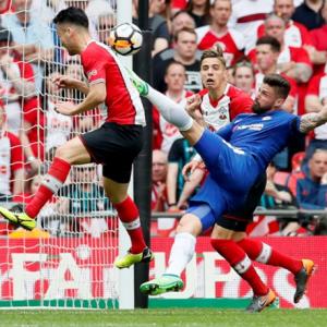 FA Cup: Chelsea beat Saints to set up final against Manchester United
