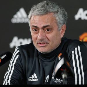 Mourinho asks Manchester United players to be realistic