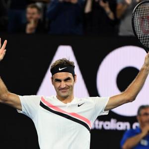 Aus Open: Federer dispatches Berdych to meet Chung in semis